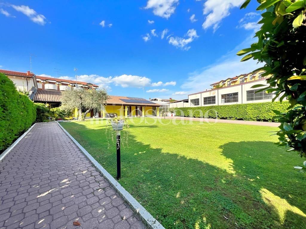 Villa a Peschiera del garda in Via Barbarani - Foto 2