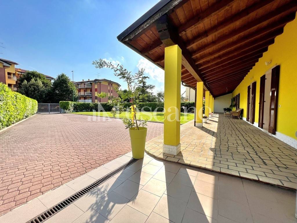 Villa a Peschiera del garda in Via Barbarani - Foto 4