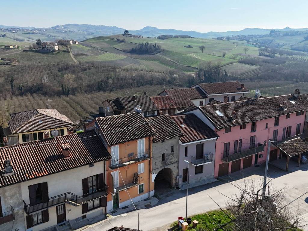 Casa indipendente a La morra in Via Serra, 68 - Foto 3