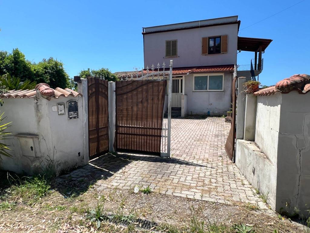 Appartamento a Aprilia in Via Ombrone, 8 - Foto 2