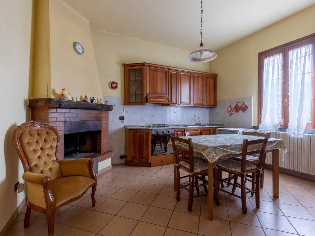 Appartamento a Pontedera in Via di Montecastello, 7 - Foto 2
