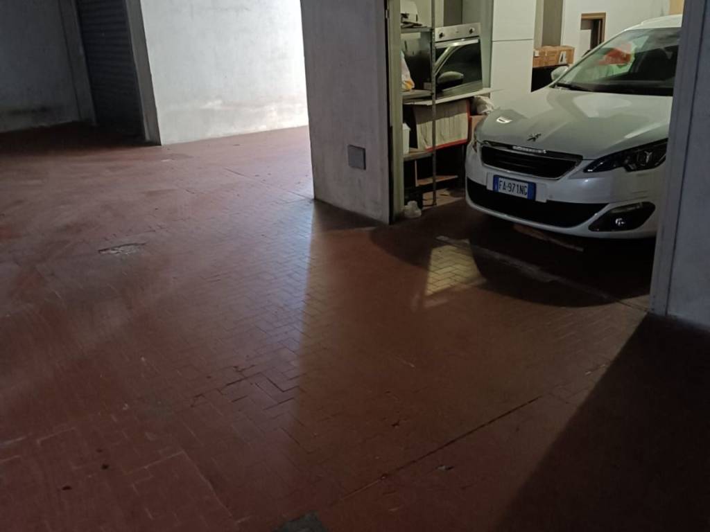 Box / garage a Genova in Via Emilio Salgari - Foto 2