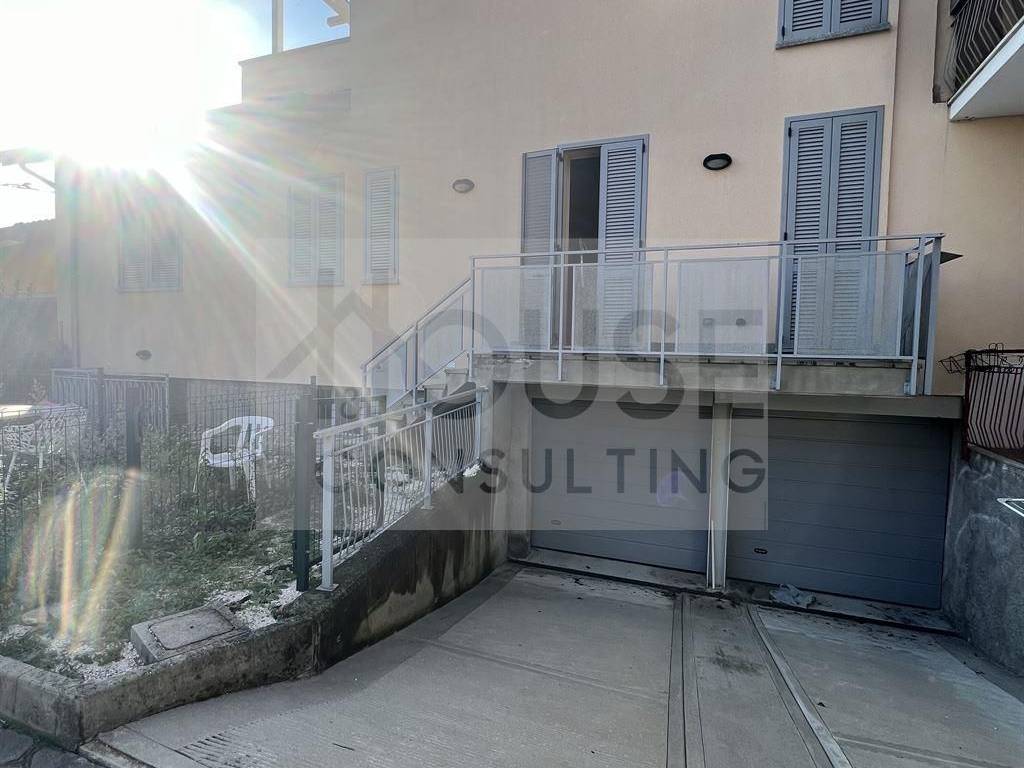 Casa indipendente a Arcore in VIA VITTORIO VENETO, 20 - Foto 2