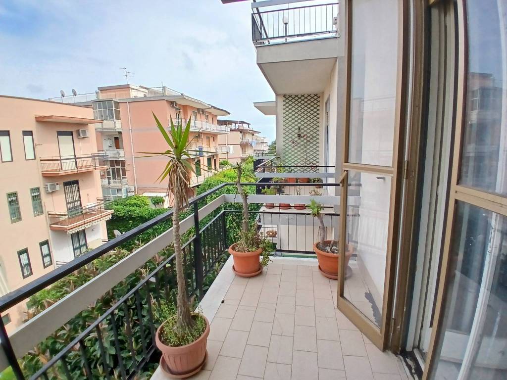 Appartamento a Sant'agata li battiati in Via Luigi Einaudi - Foto 4