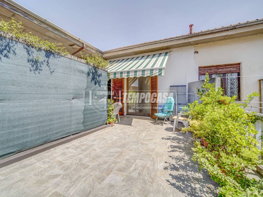 Appartamento a Samarate in Via Cinque Giornate - Foto 3