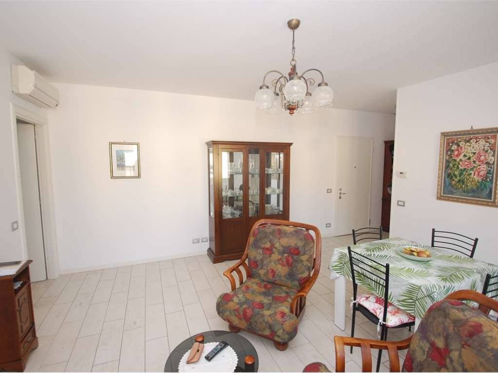 Appartamento a Castelnuovo rangone in Piazza Braglia - Foto 4