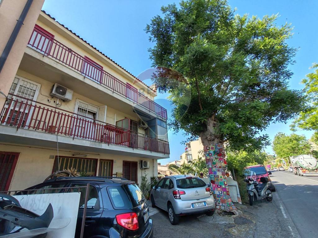 Appartamento a Aci castello in VIA XXI APRILE, 22 - Foto 2
