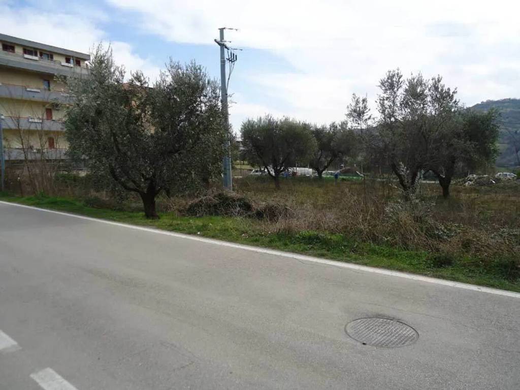 Terreno a Folignano in Via San Benedetto - Foto 3