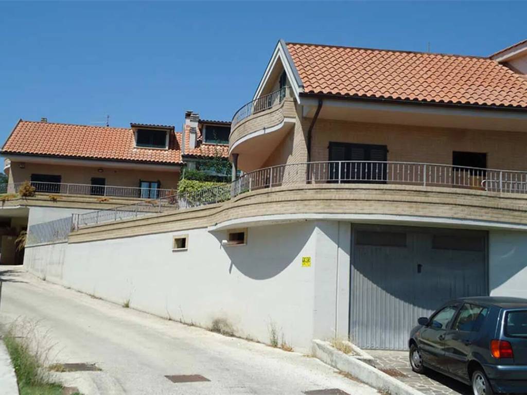 Villa a Ascoli piceno in Via Delle Begonie S.N.C. - Foto 4