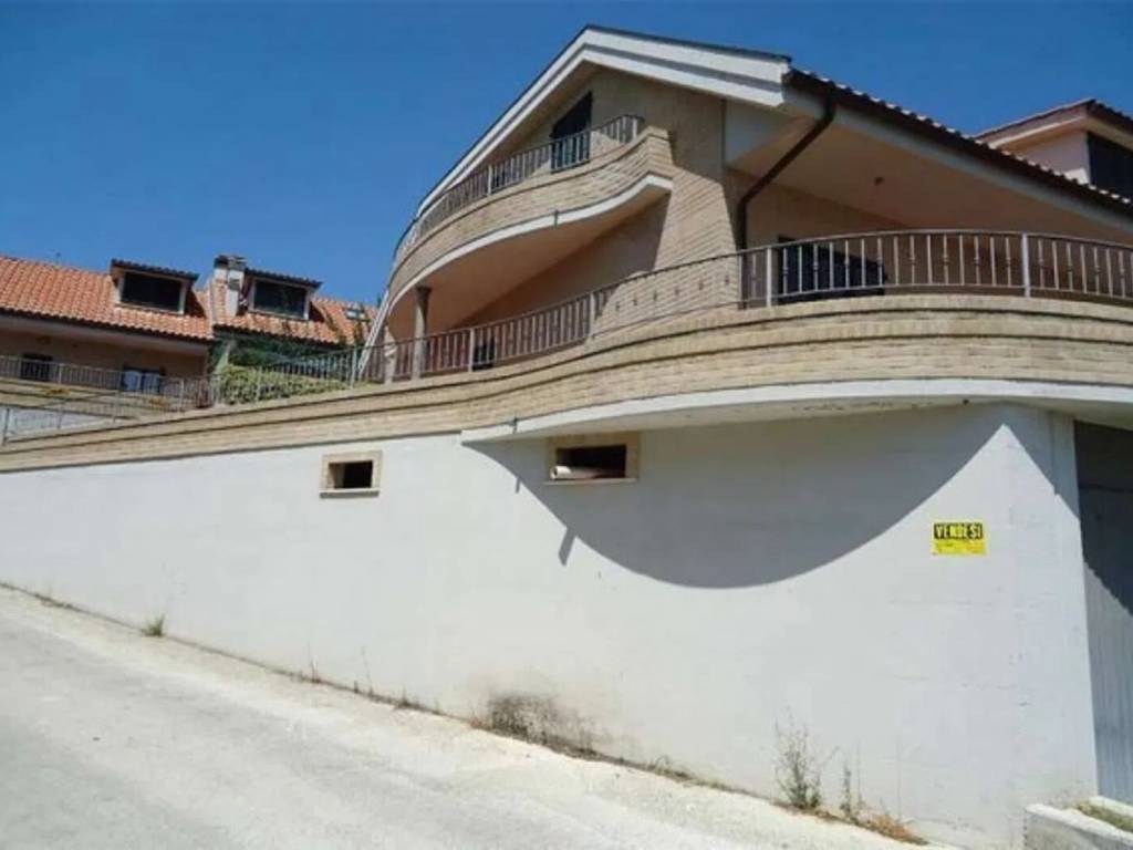 Villa a Ascoli piceno in Via Delle Begonie S.N.C. - Foto 5