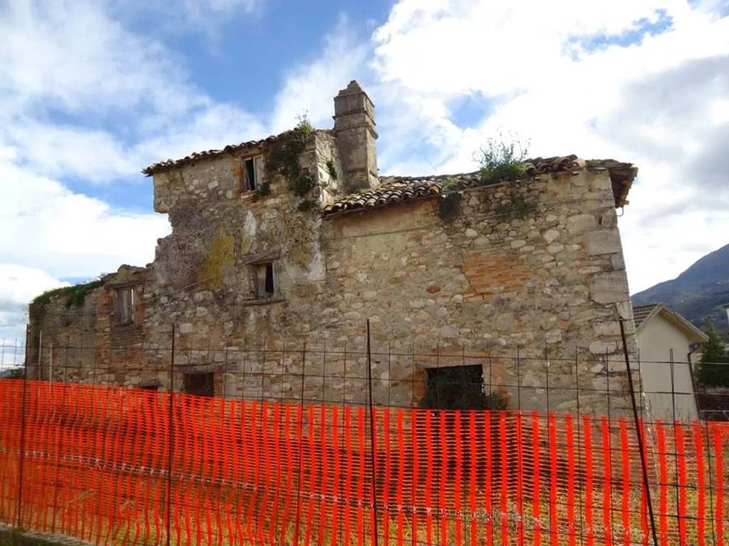 Villa a Ascoli piceno in Area Residenziale Monticelli Alto Monticelli-Brecciarolo-Poggio Di Bretta - Foto 2