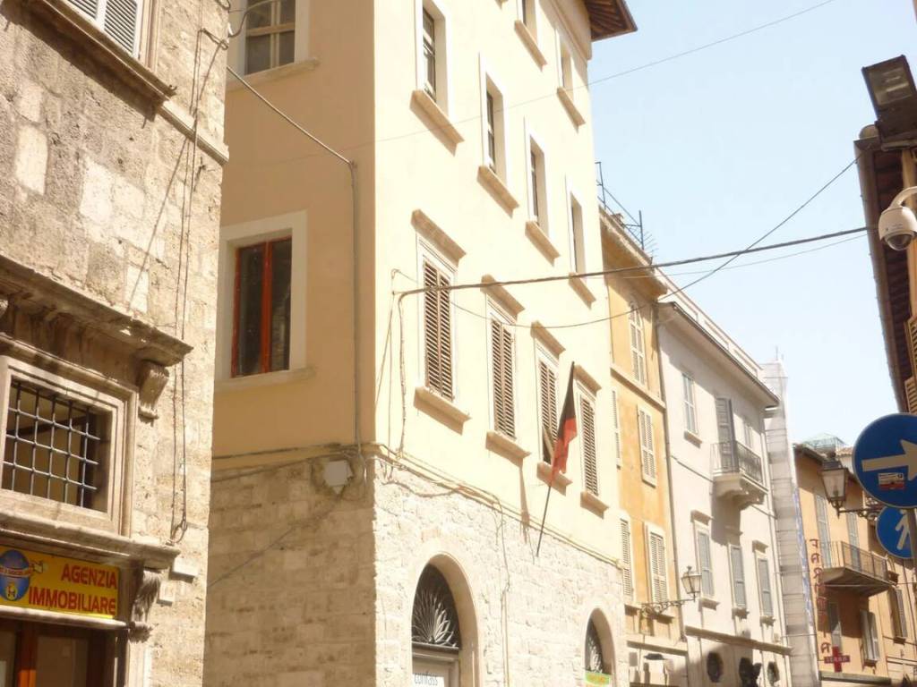 Appartamento a Ascoli piceno in Area Residenziale In Centro Corso Mazzini A 50 Metri Da Piazza Del Popolo Centro Storico - Foto 2