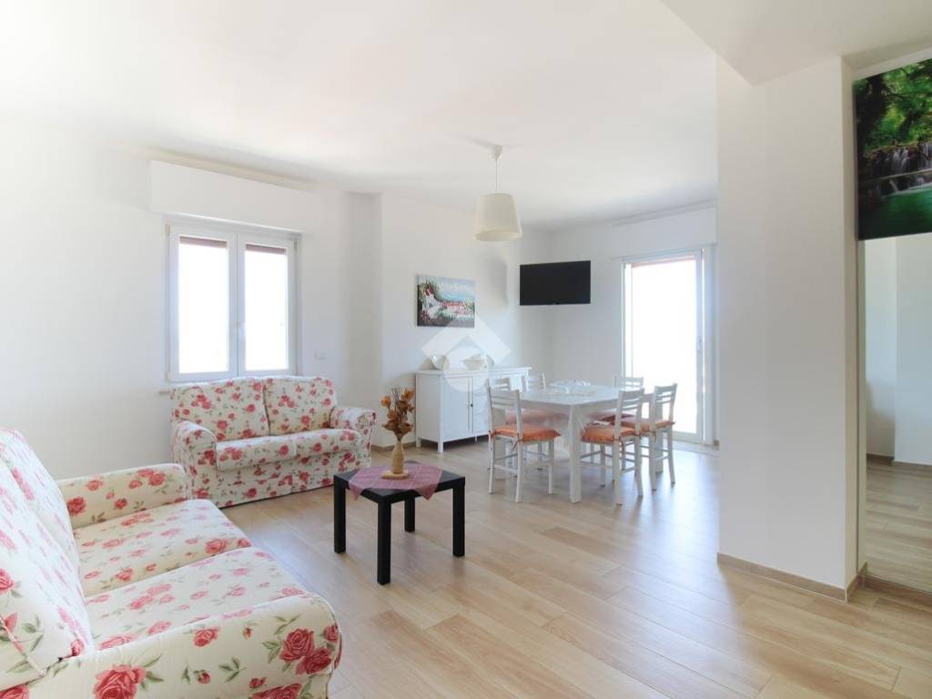 Appartamento a Roseto degli abruzzi in Lungomare Trieste, 24 - Foto 4