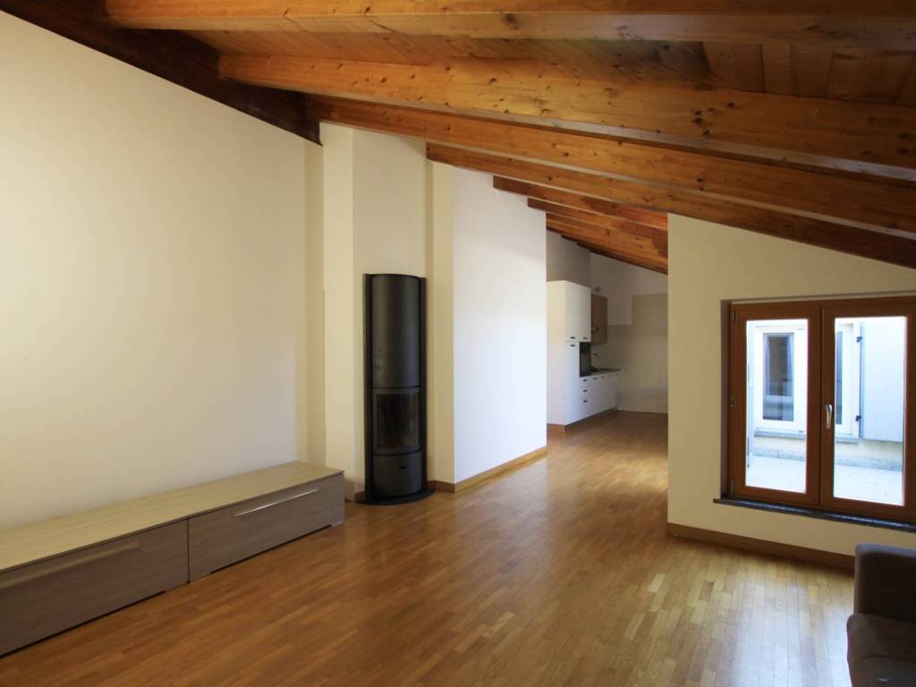 Appartamento a Oggiono in Via 25 Aprile - Foto 2