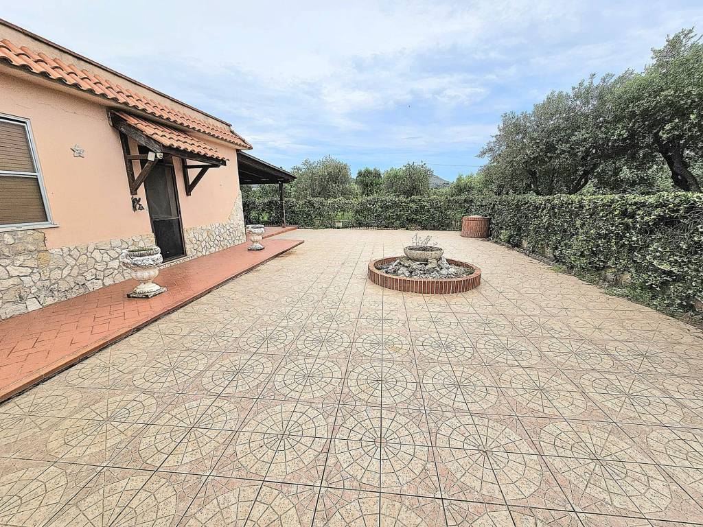 Villa a Terracina in Via Croce di San Silviano - Foto 2