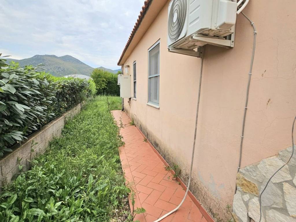 Villa a Terracina in Via Croce di San Silviano - Foto 3