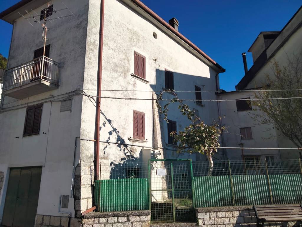 Casa indipendente a Forlì del sannio in Via Regina Elena, 34 - Foto 2