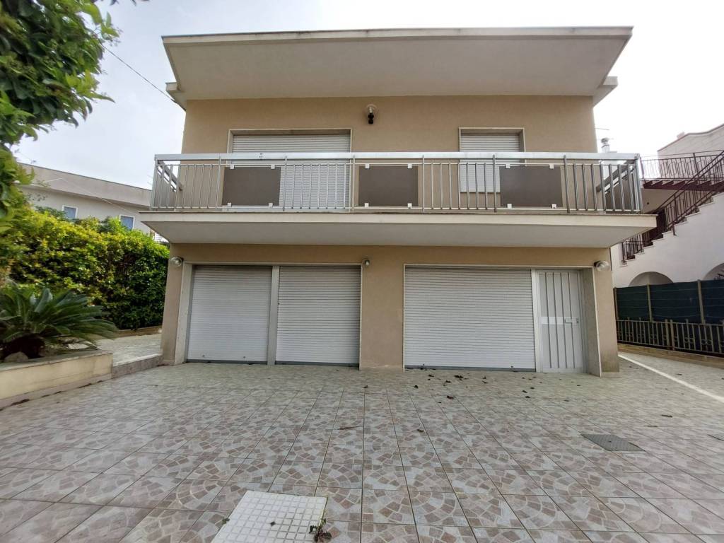 Villa a Pulsano in Viale del Negramaro, 21 - Foto 2