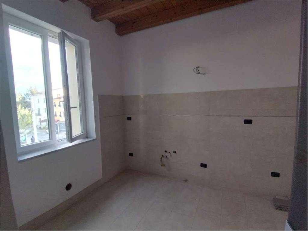 Appartamento a Sarzana in via turì - Foto 4