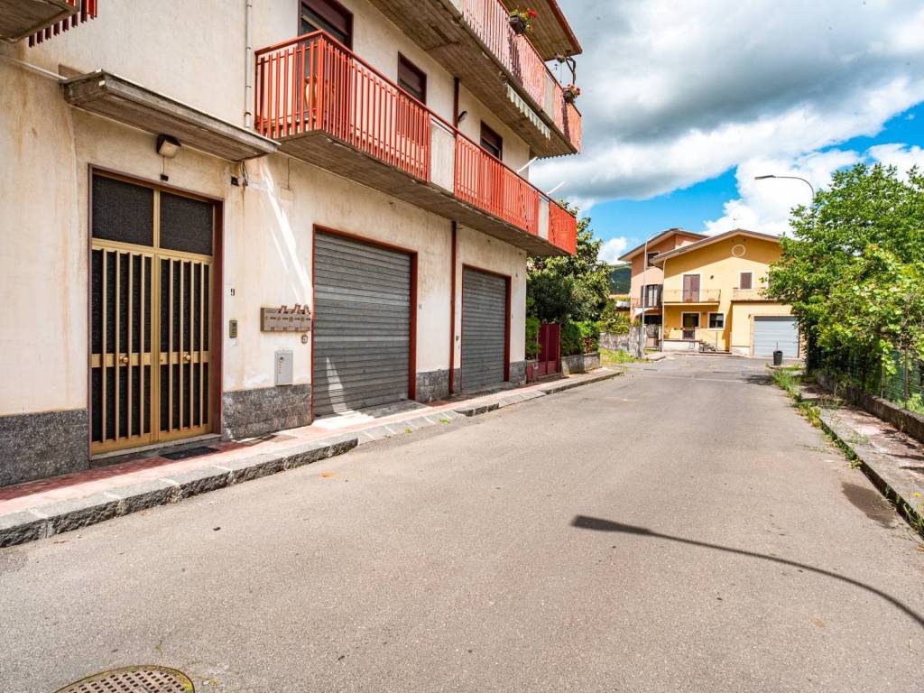 Appartamento a Randazzo in via Nino Martoglio, 9 - Foto 2