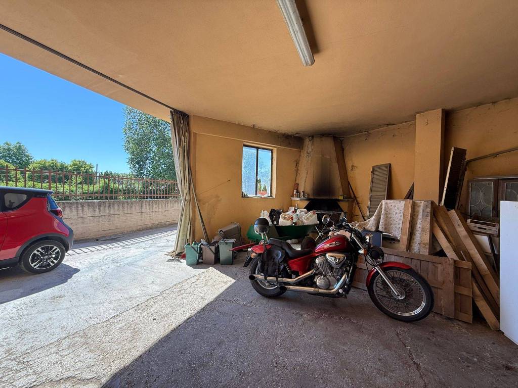 Casa indipendente a Guidonia montecelio in Via dei Cementieri - Foto 4