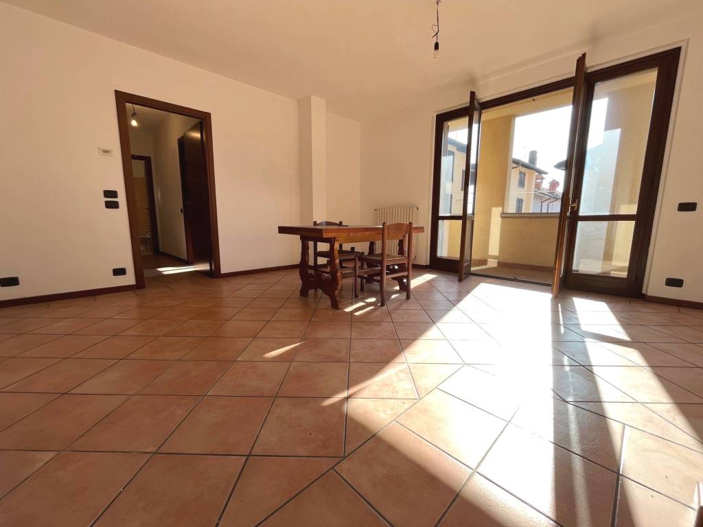 Appartamento a Merate in Via Campi, 3 - Foto 2