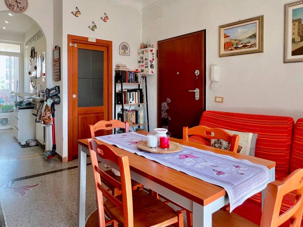 Appartamento a Vado ligure in Via Pietro Sacco, 4 - Foto 4