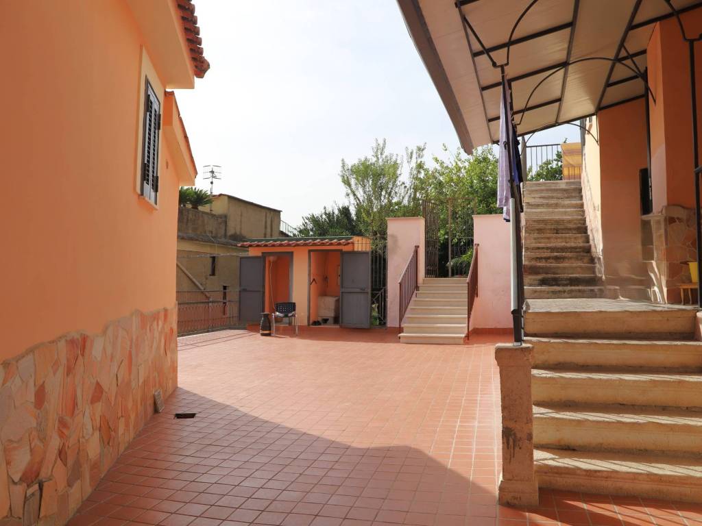 Appartamento a Maddaloni in Via Sambuco, 79 - Foto 4