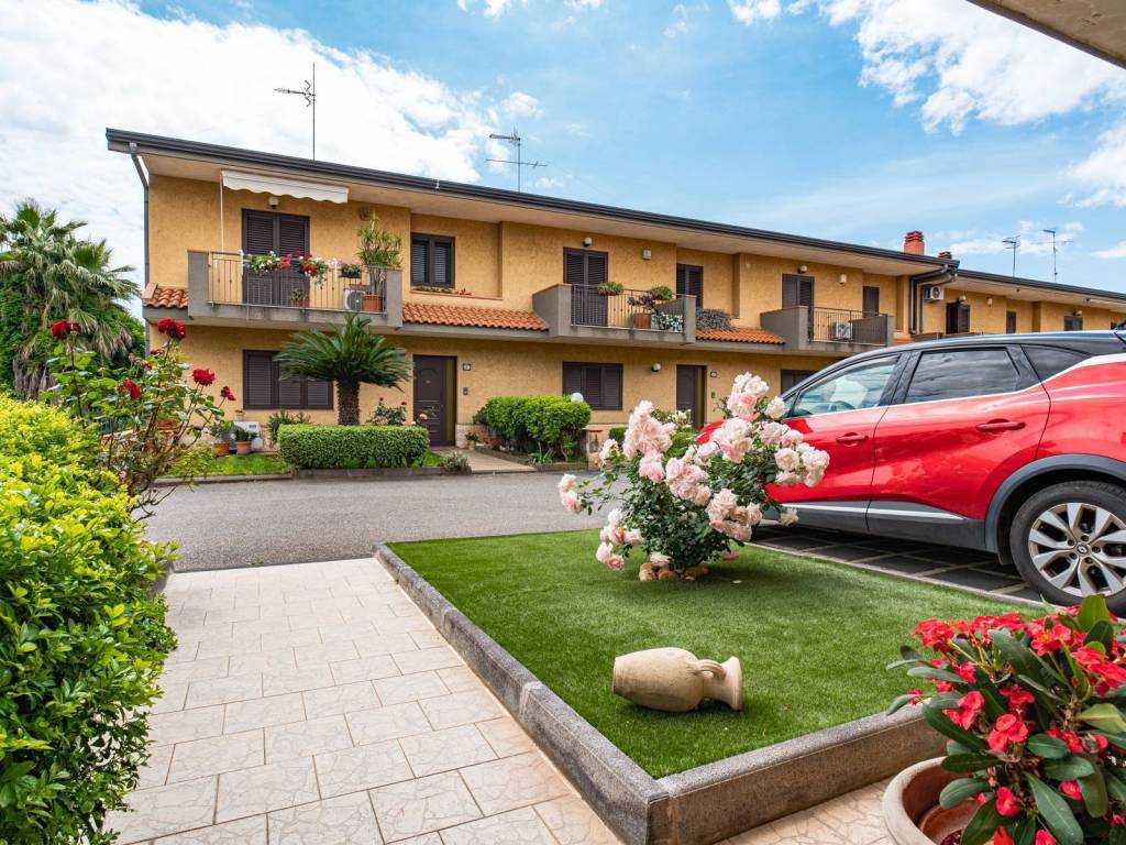 Villetta a schiera a Fiumefreddo di sicilia in Via Ponte Minissale, 47 - Foto 3