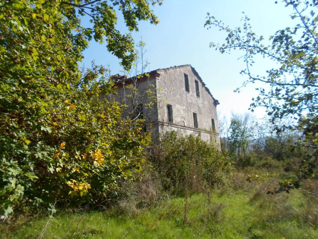 Rustico / casale a Montefalcone appennino in Strada Statale 433 - Foto 4