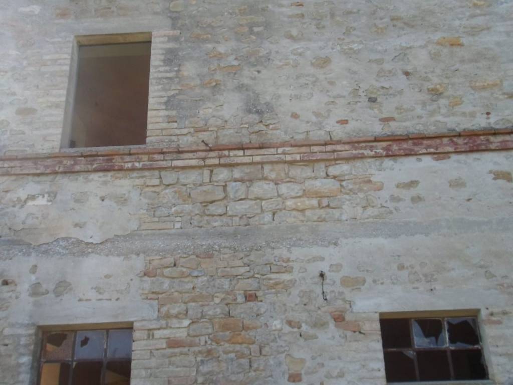 Rustico / casale a Montefalcone appennino in Strada Statale 433 - Foto 5