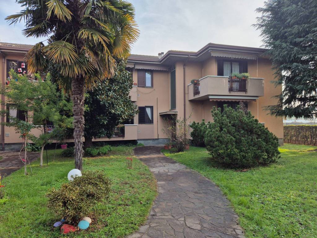 Appartamento a Nova milanese in Via Daniele Manin, 25 - Foto 2