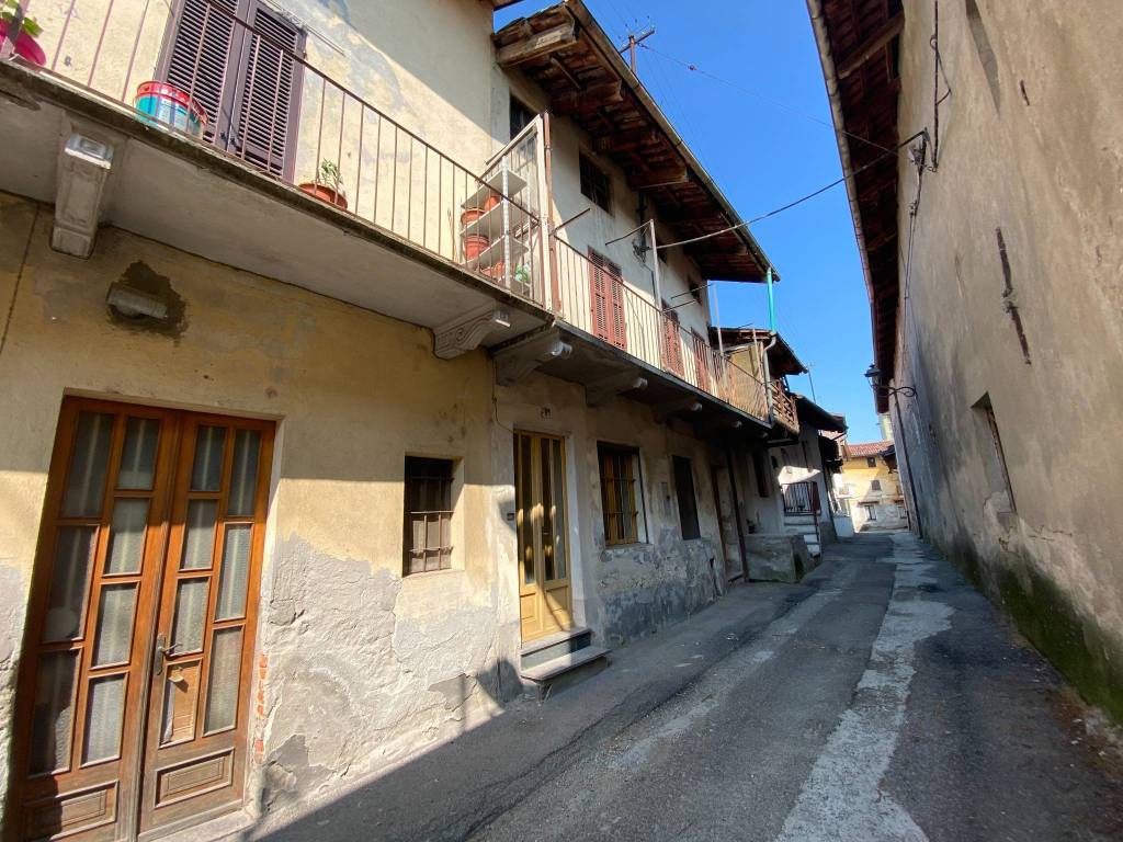 Casa indipendente a Cavaglià in Via Riva di Ponente, 8 - Foto 2