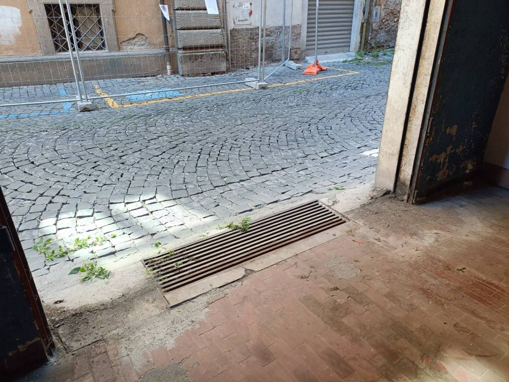 Box / garage a Viterbo in Via del Meone - Foto 5