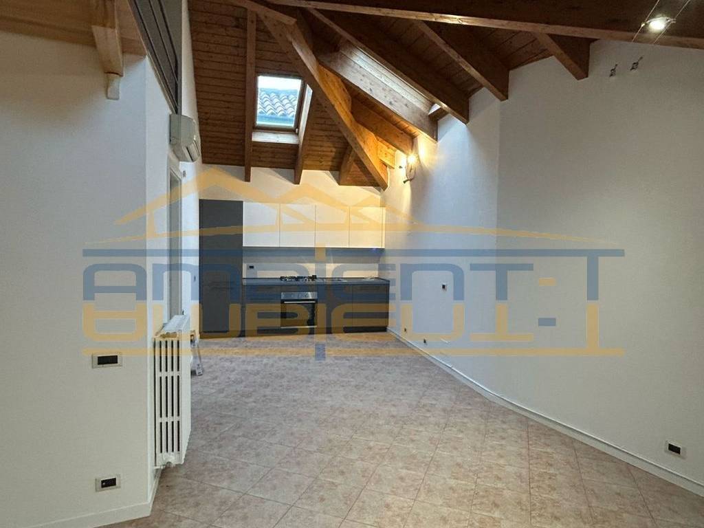 Attico / mansarda a Merate in Piazza Giulio Prinetti, 3 - Foto 5