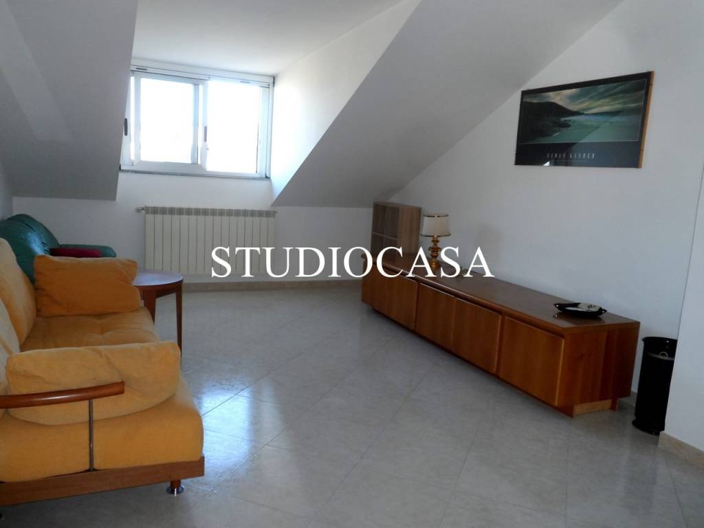 Attico / mansarda a San nicola la strada - Foto 3