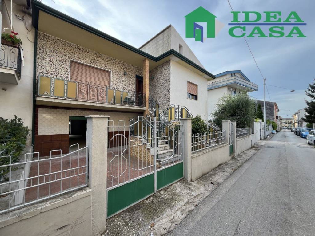 Casa indipendente a Vitulazio in Via Luciani, 98 - Foto 2