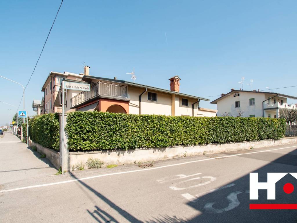 Villa a Lograto in Via 4 Novembre, 44 - Foto 2