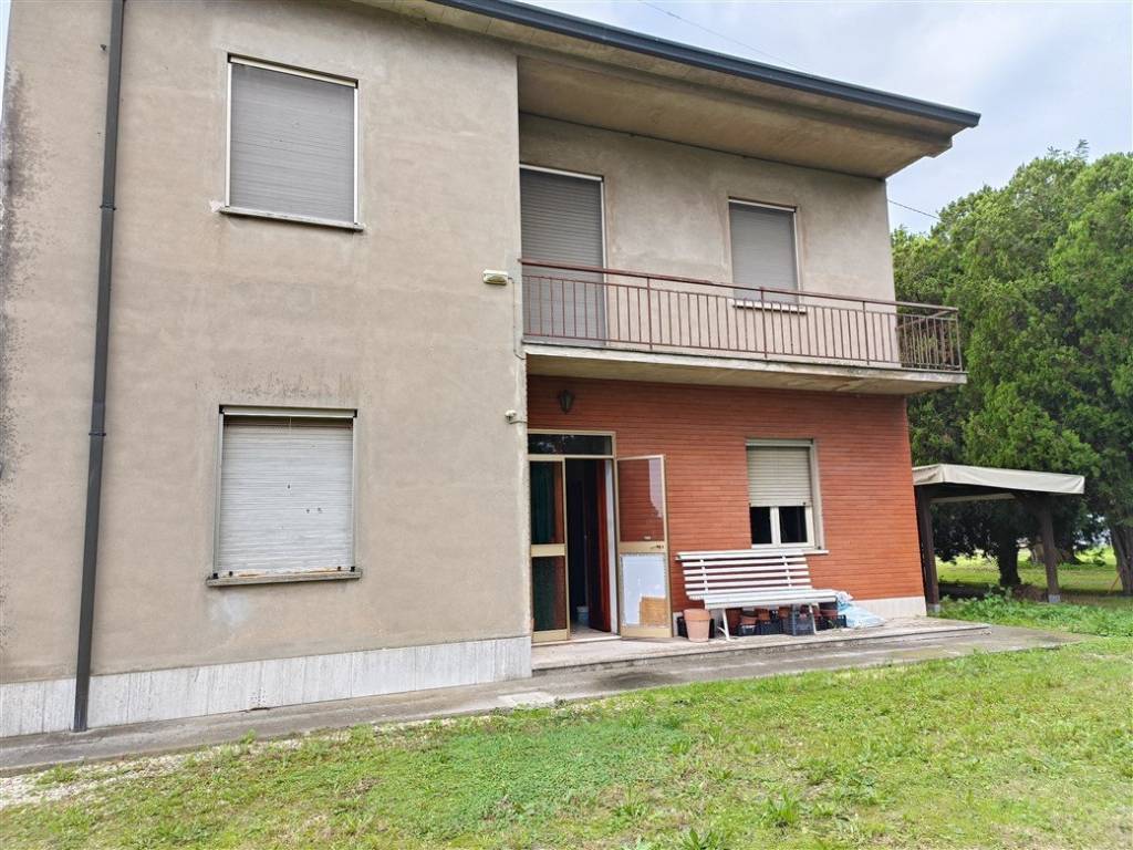 Villa a Lugo in Via Fiumazzo, 364 - Foto 2