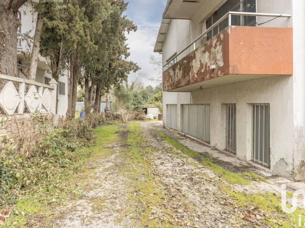 Villa a Trecastelli in Via UGO FOSCOLO - Foto 2