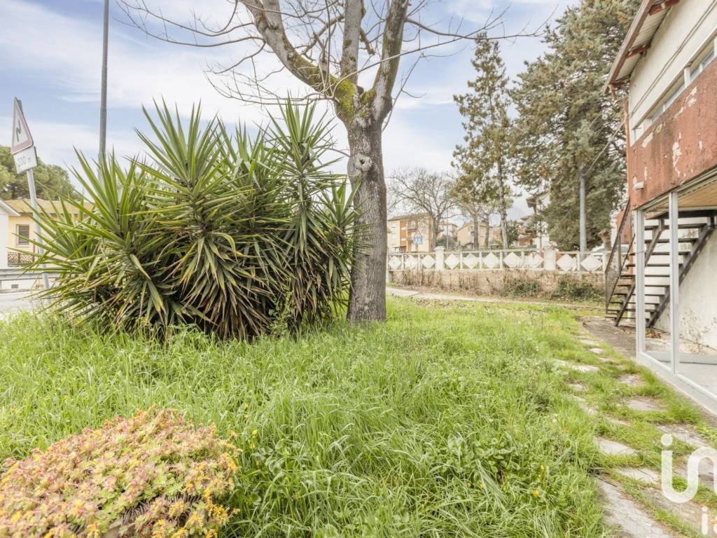 Villa a Trecastelli in Via UGO FOSCOLO - Foto 4