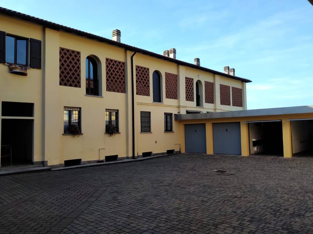 Appartamento a Monticello brianza in Via San Michele, 32 - Foto 2