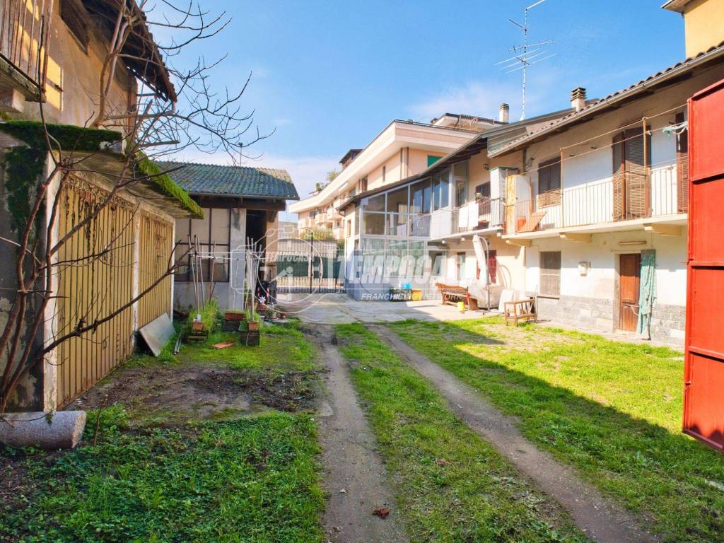 Casa indipendente a Novara in Strada Damina - Foto 4