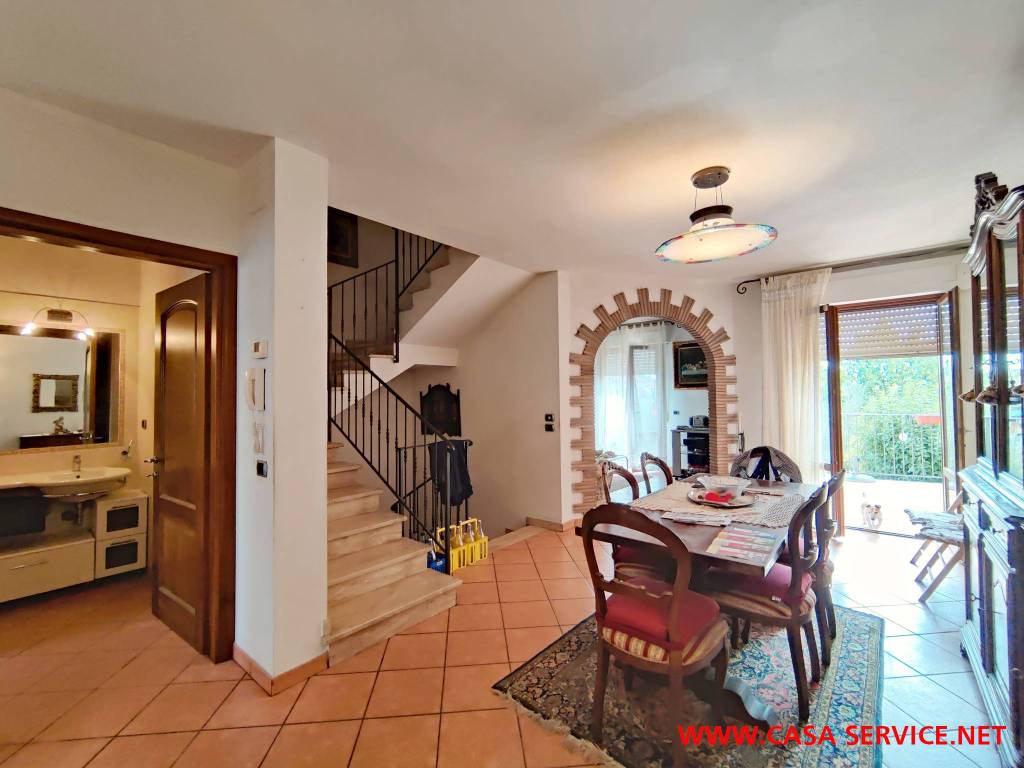 Casa indipendente a Loro ciuffenna in Via Alessandro Volta - Foto 2