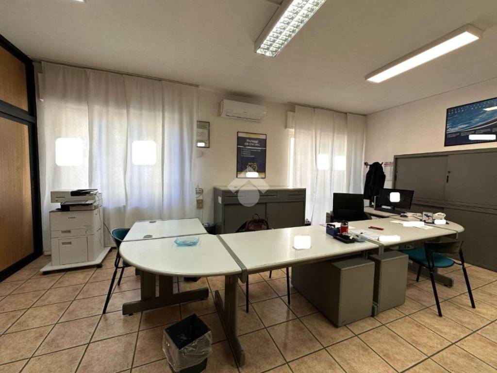 Appartamento a Crotone in Via bologna, 42 - Foto 2