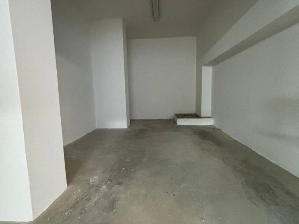 Box / garage a Salerno in Via Raffaele Cantarella, 1 - Foto 5