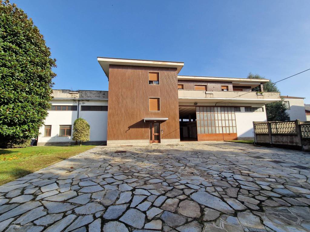 Villa a Cardano al campo in Via P. Grossoni, 12 - Foto 3