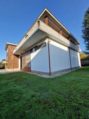 Villa a Cardano al campo in Via P. Grossoni, 12 - Foto 5