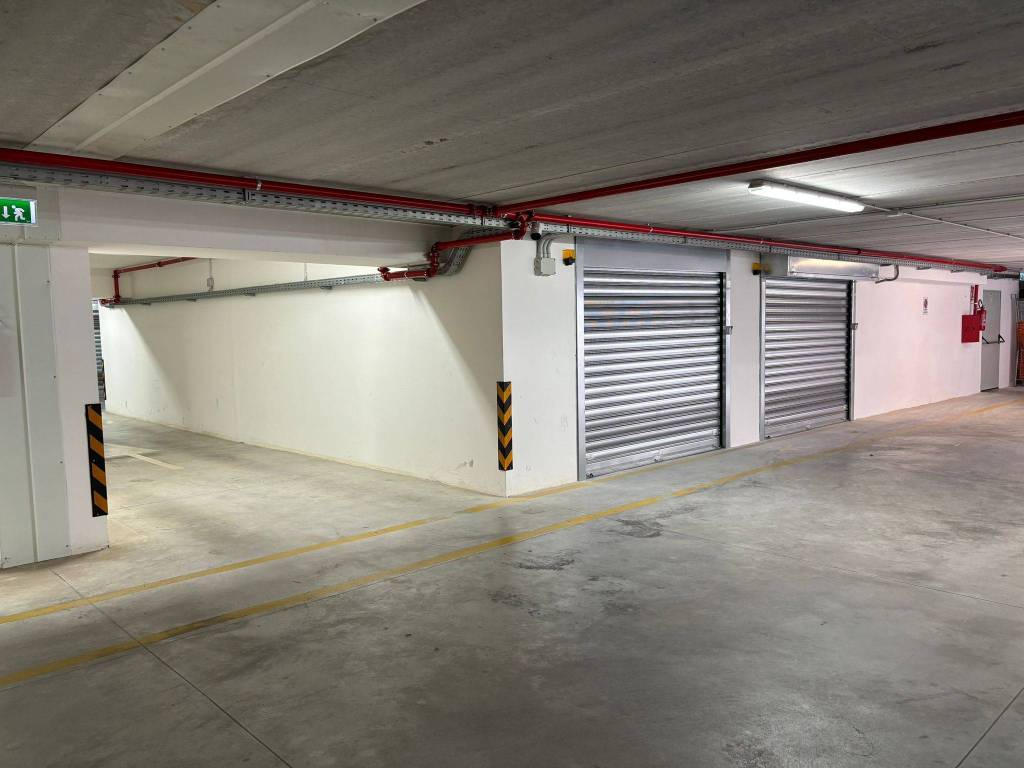 Box / garage a Salerno in Via Raffaele Cantarella, 1 - Foto 3