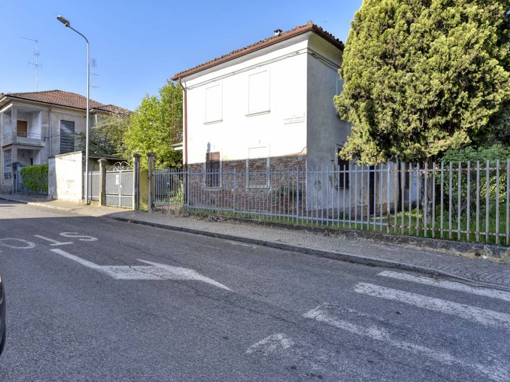 Casa indipendente a Valenza in Via Giuseppe Oddone, 2 - Foto 2